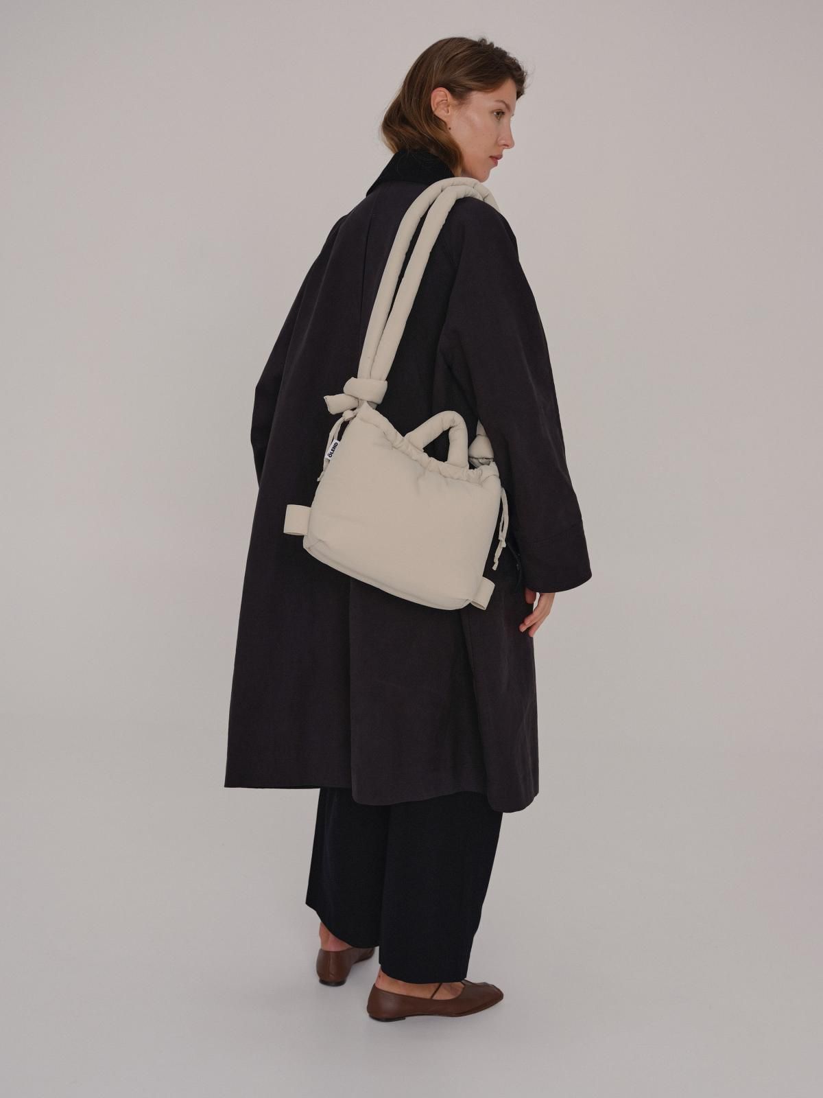 올랜드 미니멀 패디드 소프트 백팩 겸 크로스백 Compact Ona Soft Bag 53529334153551 SAND - 상세 이미지 5