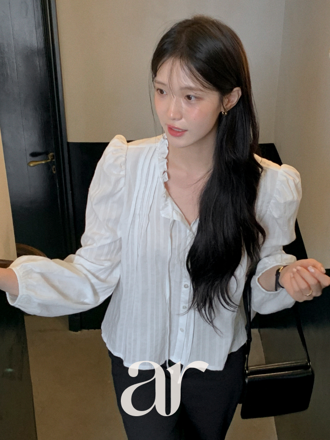 넥 프릴 스트랩 핀턱 셔링 퍼프 긴팔 블라우스 bs8470 - 상세 이미지 2
