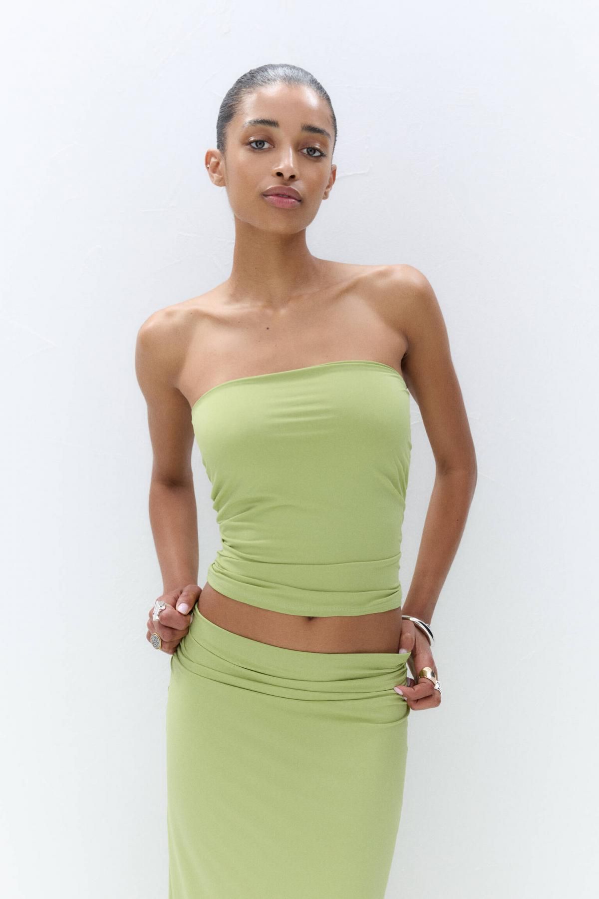 풀앤베어 스트랩리스 테크니컬 폴리아미드 탑 3239/303 APPLE GREEN - 상세 이미지 2