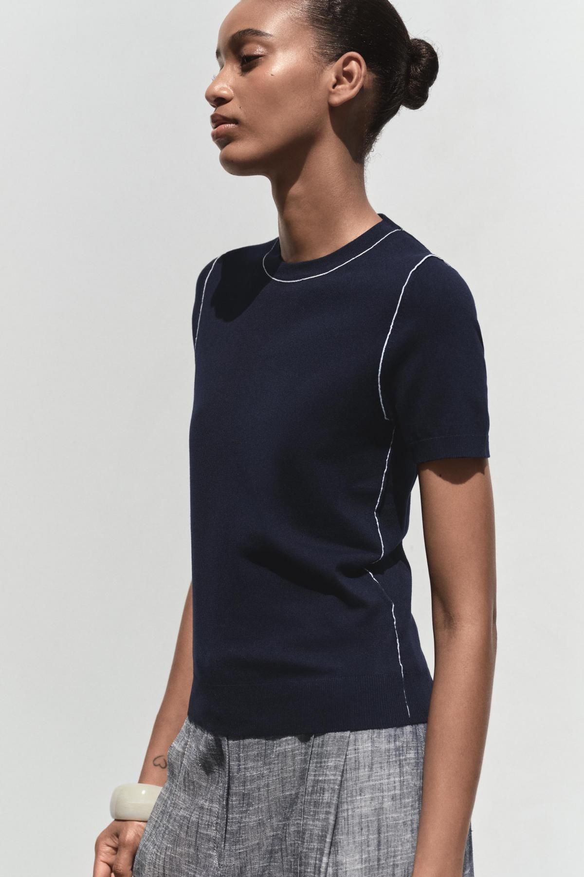 자라 미니멀 라운드넥 파이핑 반팔 니트탑 3390/008 NAVY / WHITE - 상세 이미지 2
