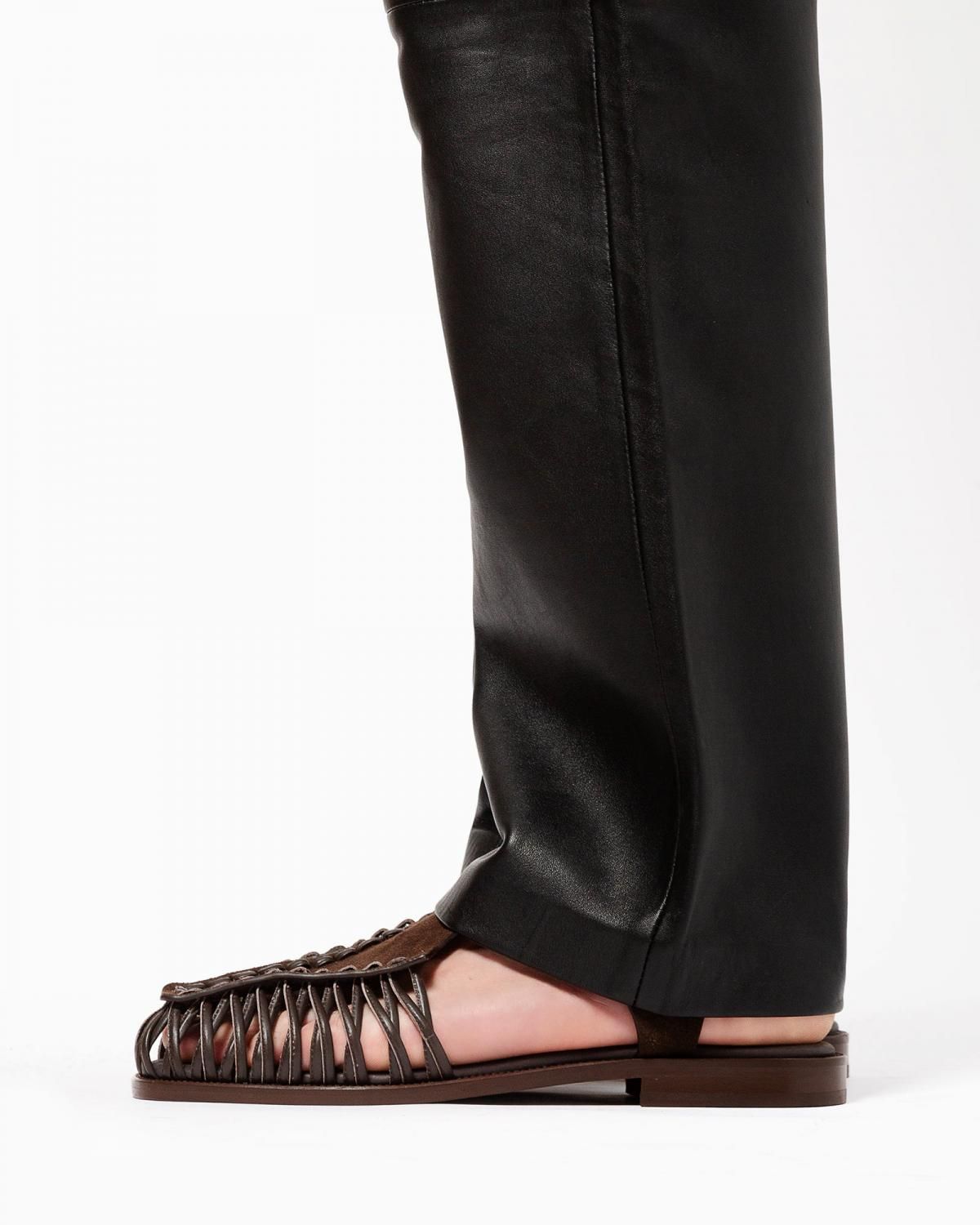 헤레우 ALARO 스웨이드 스퀘어토 T바 샌들 9242880049484 DARK BROWN - 상세 이미지 5