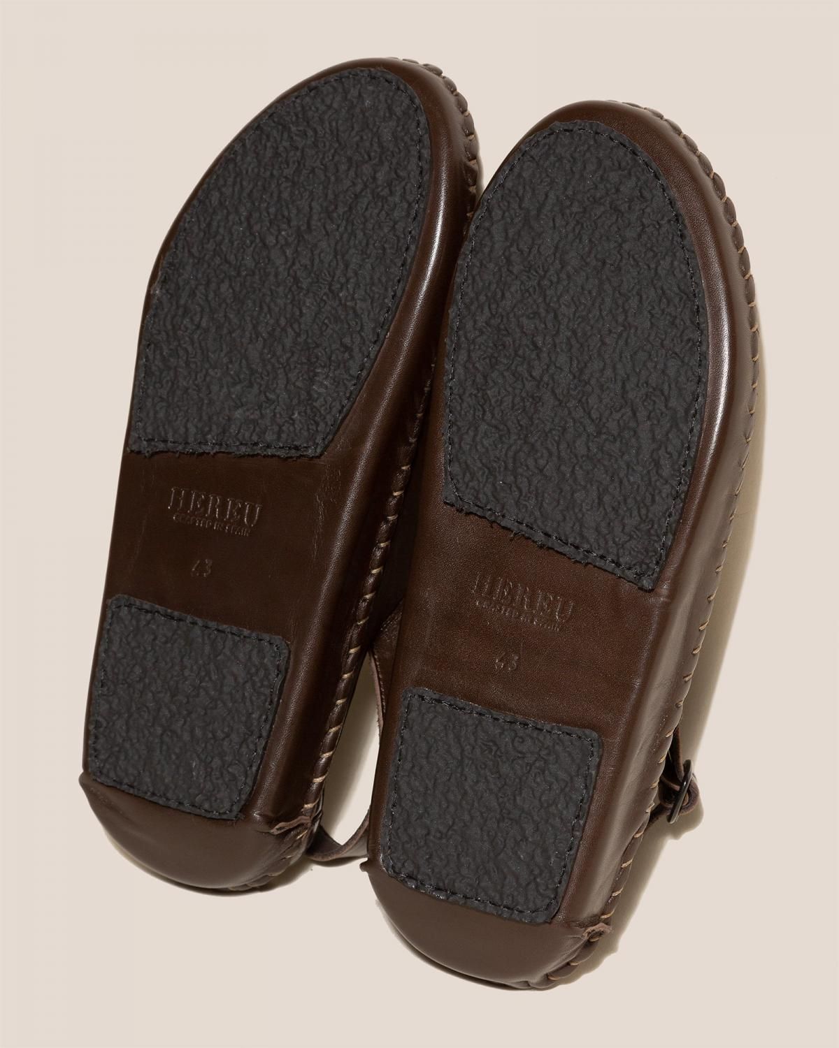 헤레우 CARGOL 카프헤어 휘핑스티치 슬링백 클로그 9043766968652 DARK BROWN - 상세 이미지 4