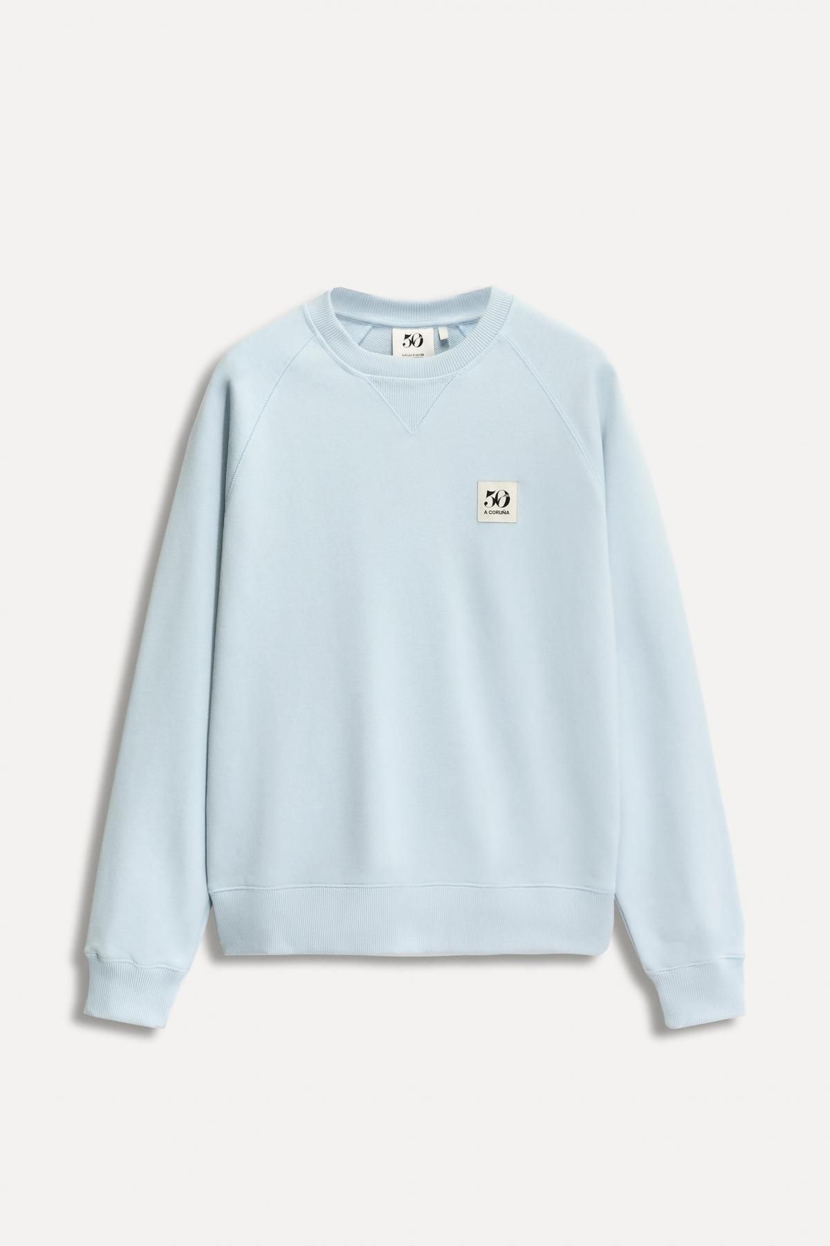 자라 50주년 패치 라운드넥 긴팔 스웨트셔츠 0085/013 LIGHT BLUE - 메인 이미지