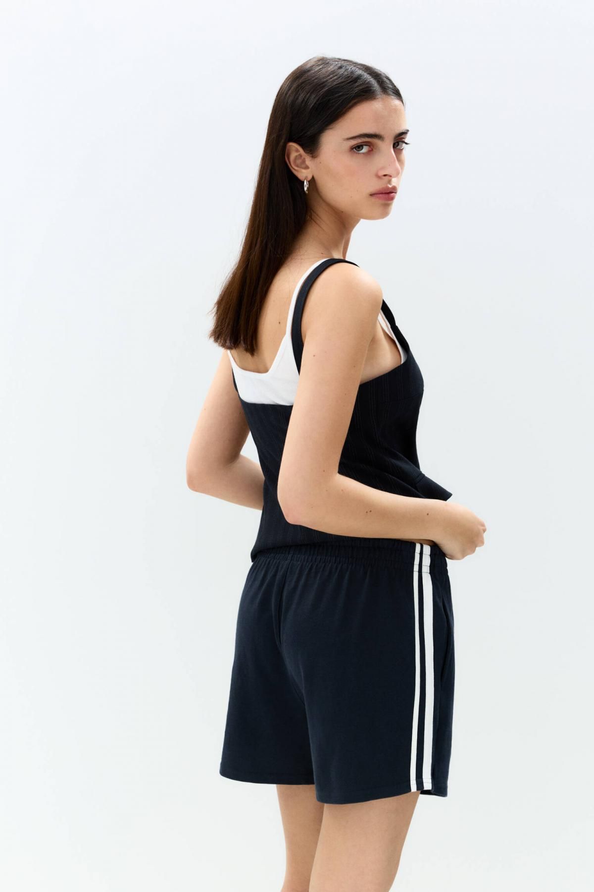 풀앤베어 테크니컬 사이드스트라이프 트랙쇼츠 7696/304 NAVY - 상세 이미지 3