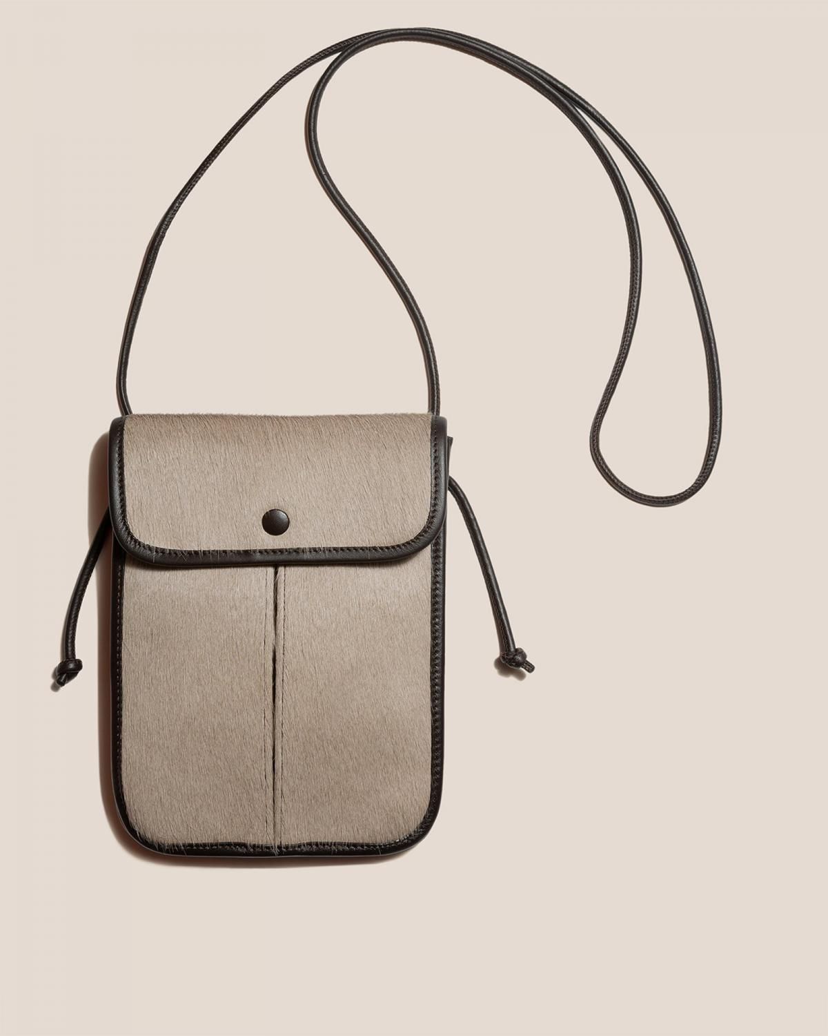 헤레우 테라 카프헤어 스퀘어 플랫 크로스백 7697084154072 TAUPE DARK BROWN - 메인 이미지