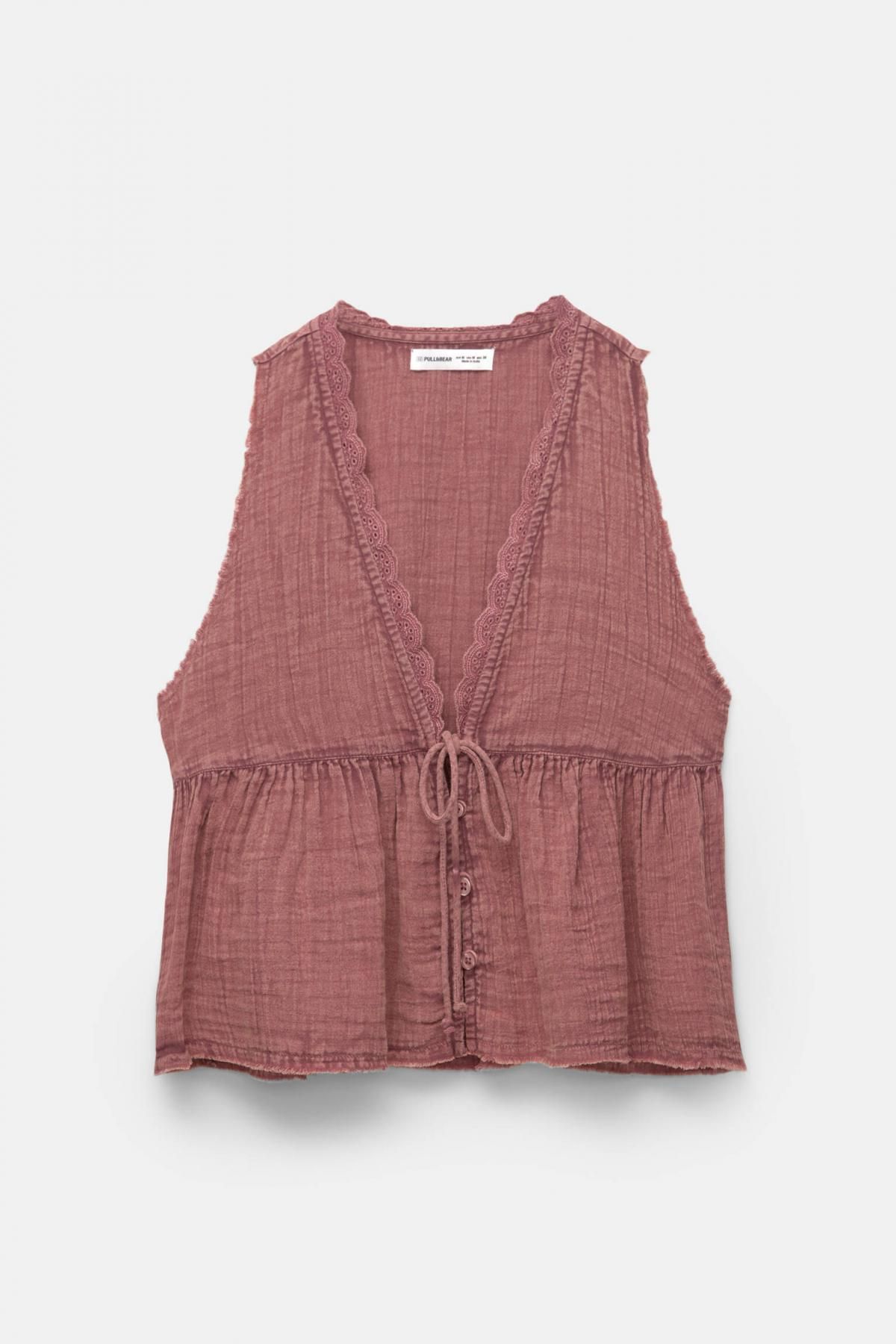 풀앤베어 러스틱 레이스 트리밍 브이넥 민소매 베스트 7472/304 MAROON - 상품 이미지