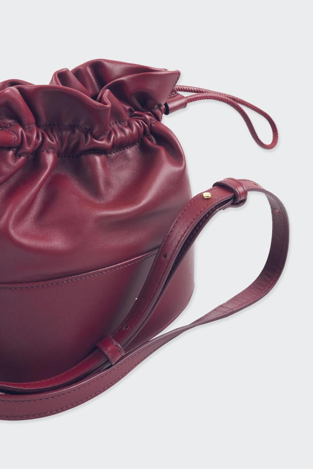 타이니코튼 버건디 레더 스트링 버킷백 Bolso de piel costi TTBS-046P19 BORGONA - 상세 이미지 4