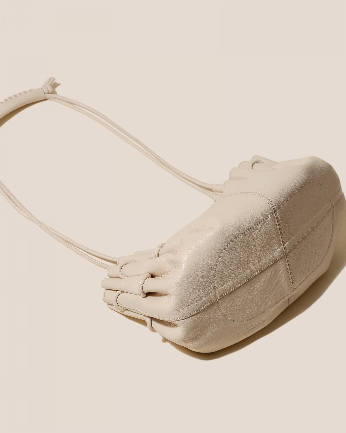 헤레우 ARTA 플리츠 숄더백 9270083125580 CREAM - 상세 이미지 4