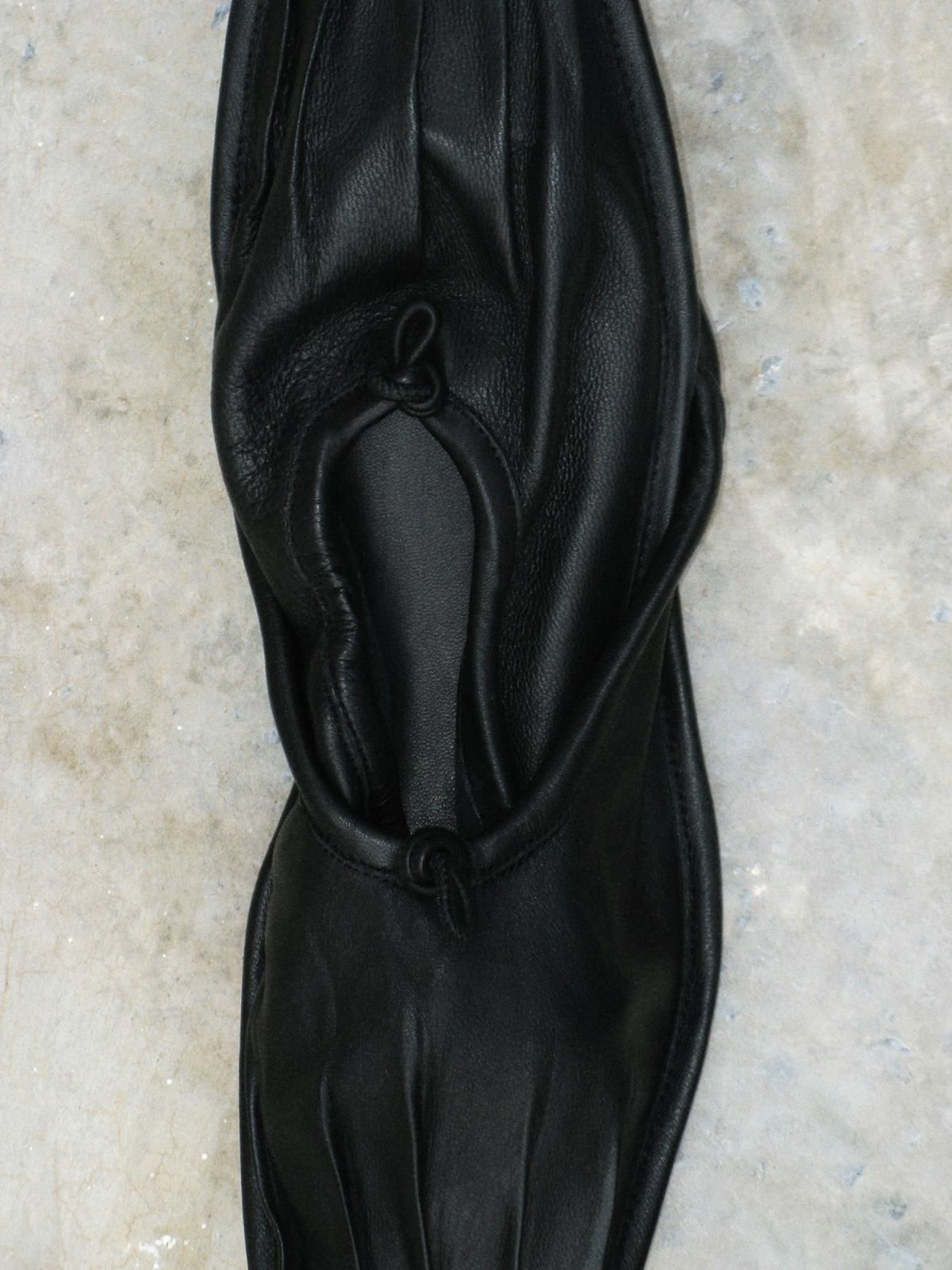 헤레우 푼테라 스퀘어 플리츠토 펌프스 7697103945944 BLACK - 상세 이미지 2