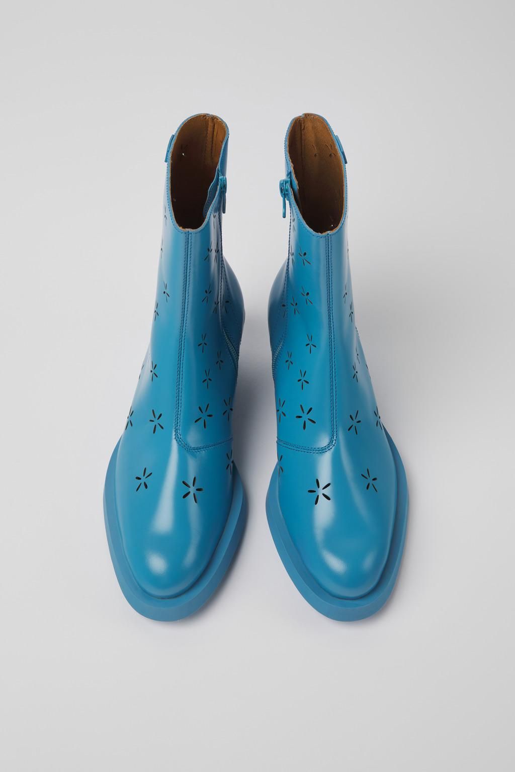 캠퍼 컷아웃 블루 레더 앵클 부츠 Bonnie K400687-002 BLUE - 상세 이미지 4