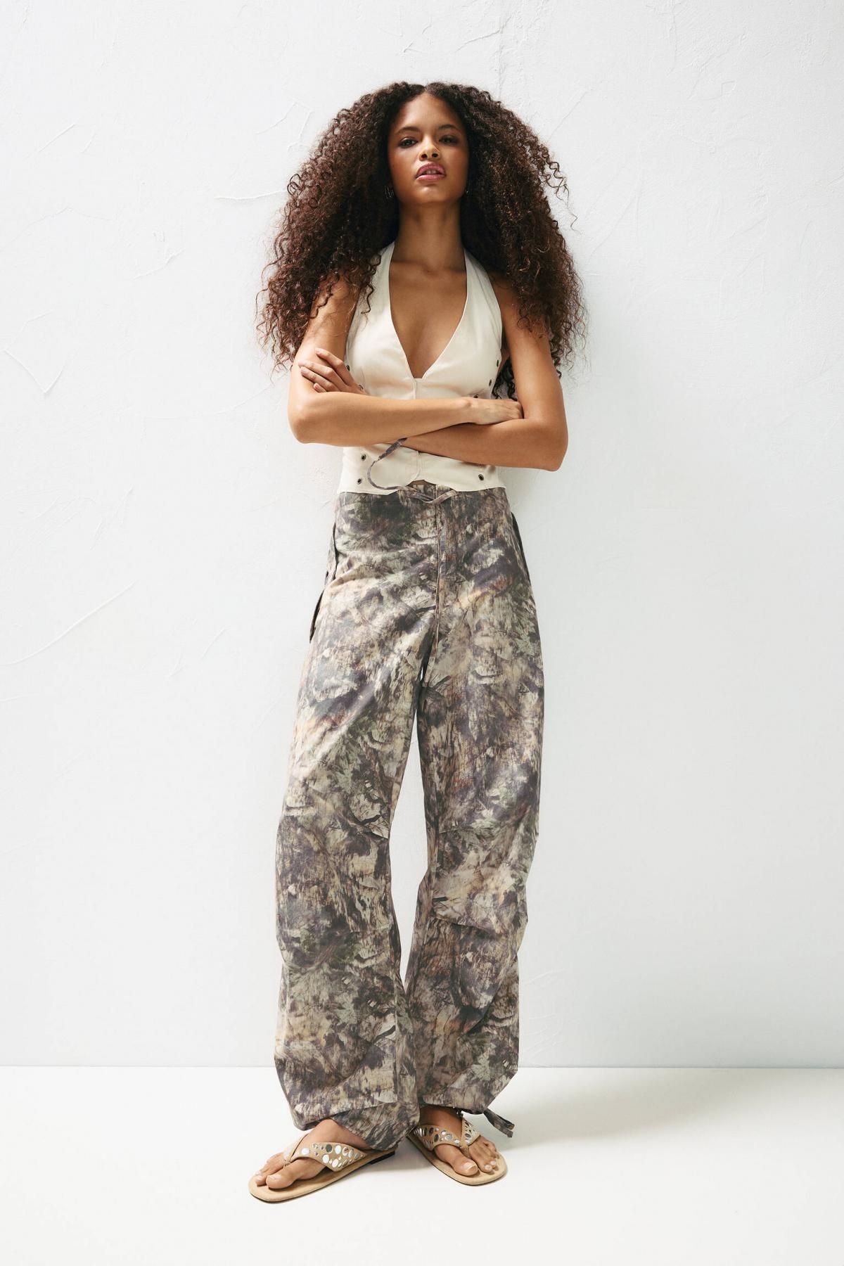 풀앤베어 트렌디 리프 프린트 코튼 패러슈트 팬츠 7674/304 BROWN - 상세 이미지 3