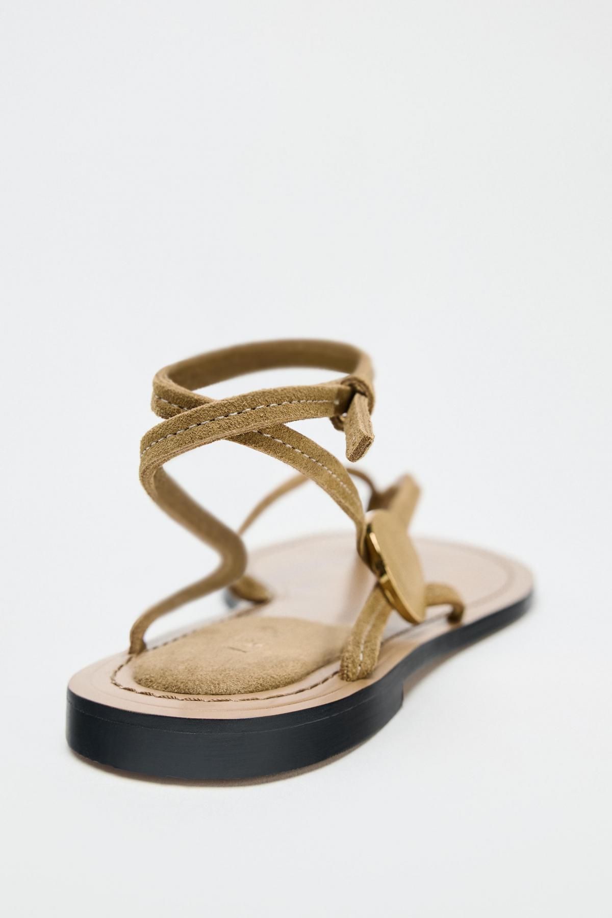 자라 스플릿 스웨이드 스트랩 샌들 메탈 장식 3615/510 SAND/BROWN - 상세 이미지 4