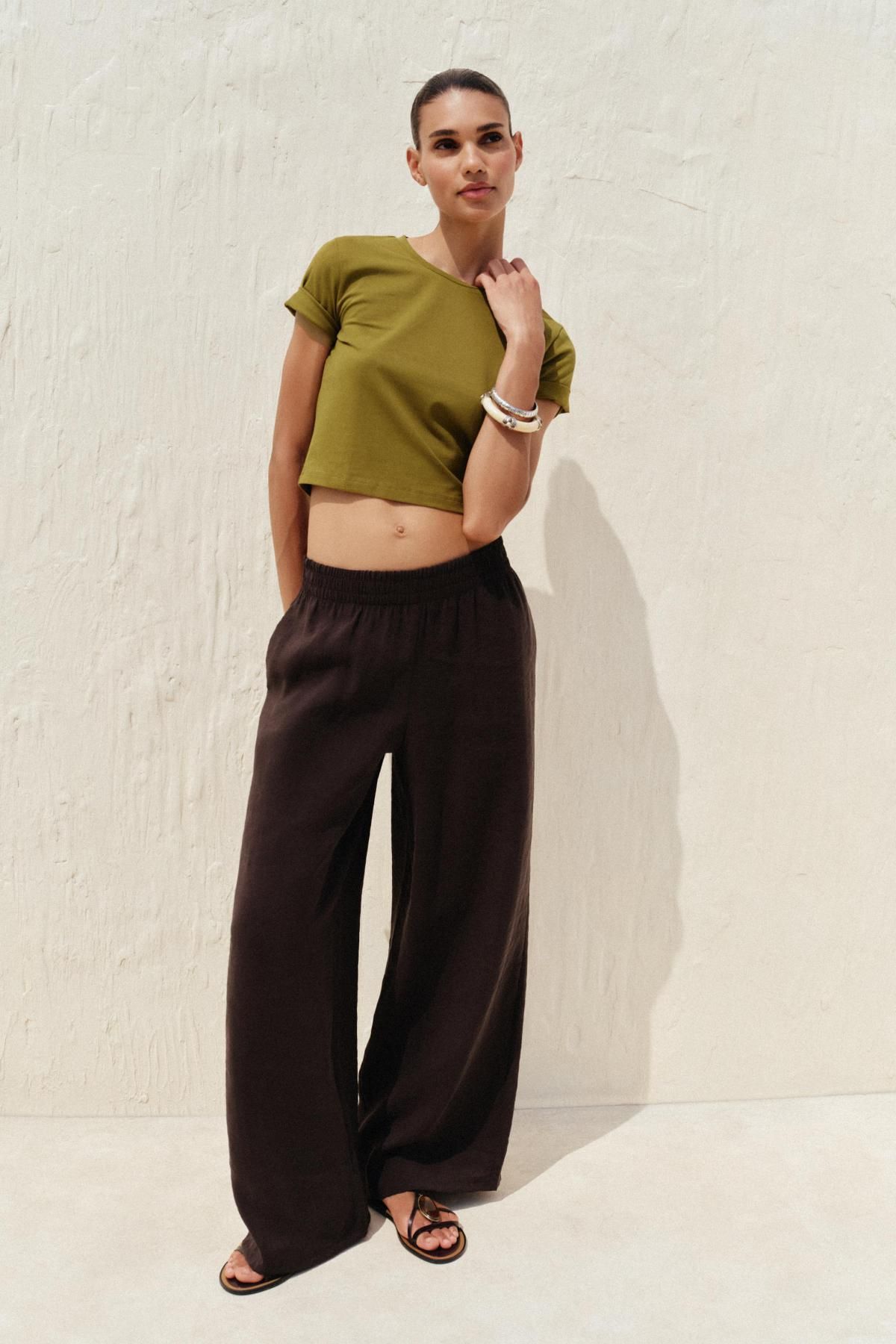 자라 크롭 스트레치 라운드넥 반팔 티셔츠 2335/299 OLIVE GREEN - 상세 이미지 2