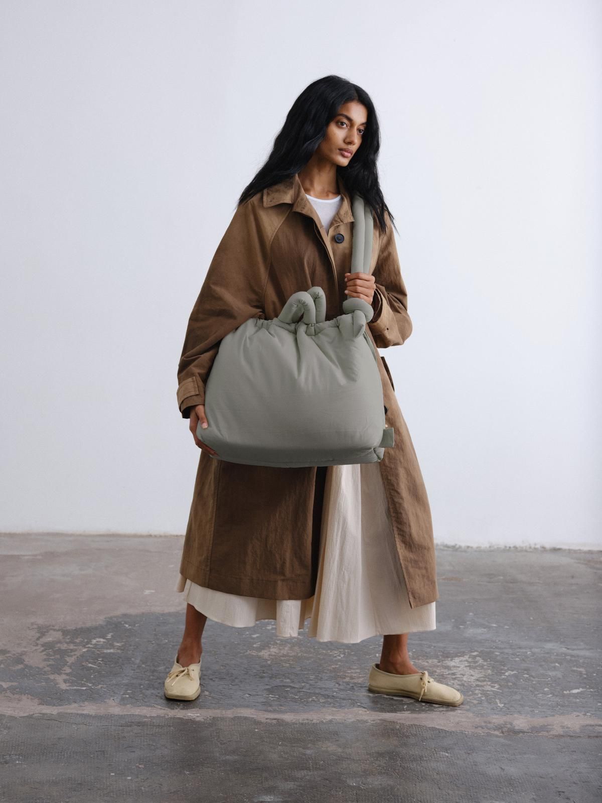 올랜드 소프트 라지 숄더백 Large Ona Soft Bag 54713070813519 SAGE - 상세 이미지 2