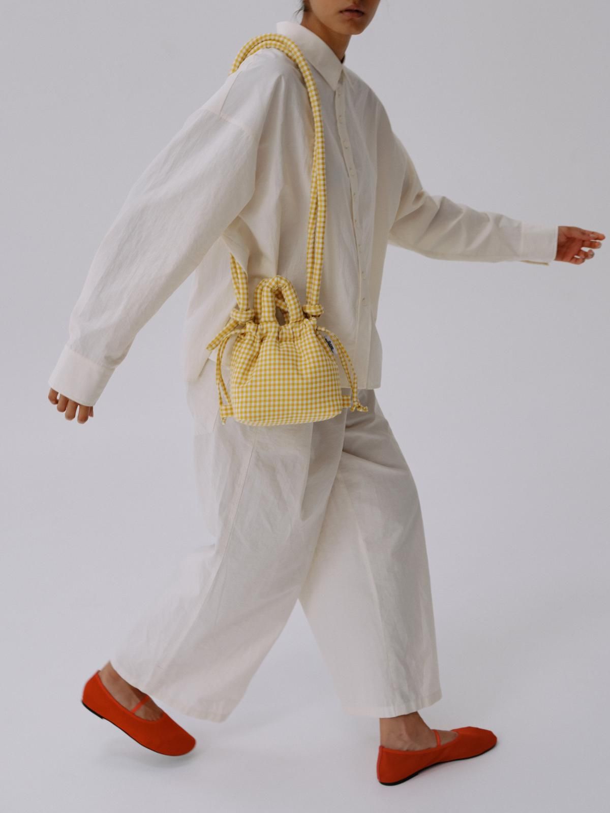 올랜드 라이트옐로우 미니멀 소프트 마이크로 버킷백 Micro Ona Soft Bag 49210621722959 VICHY YELLOW - 상세 이미지 3