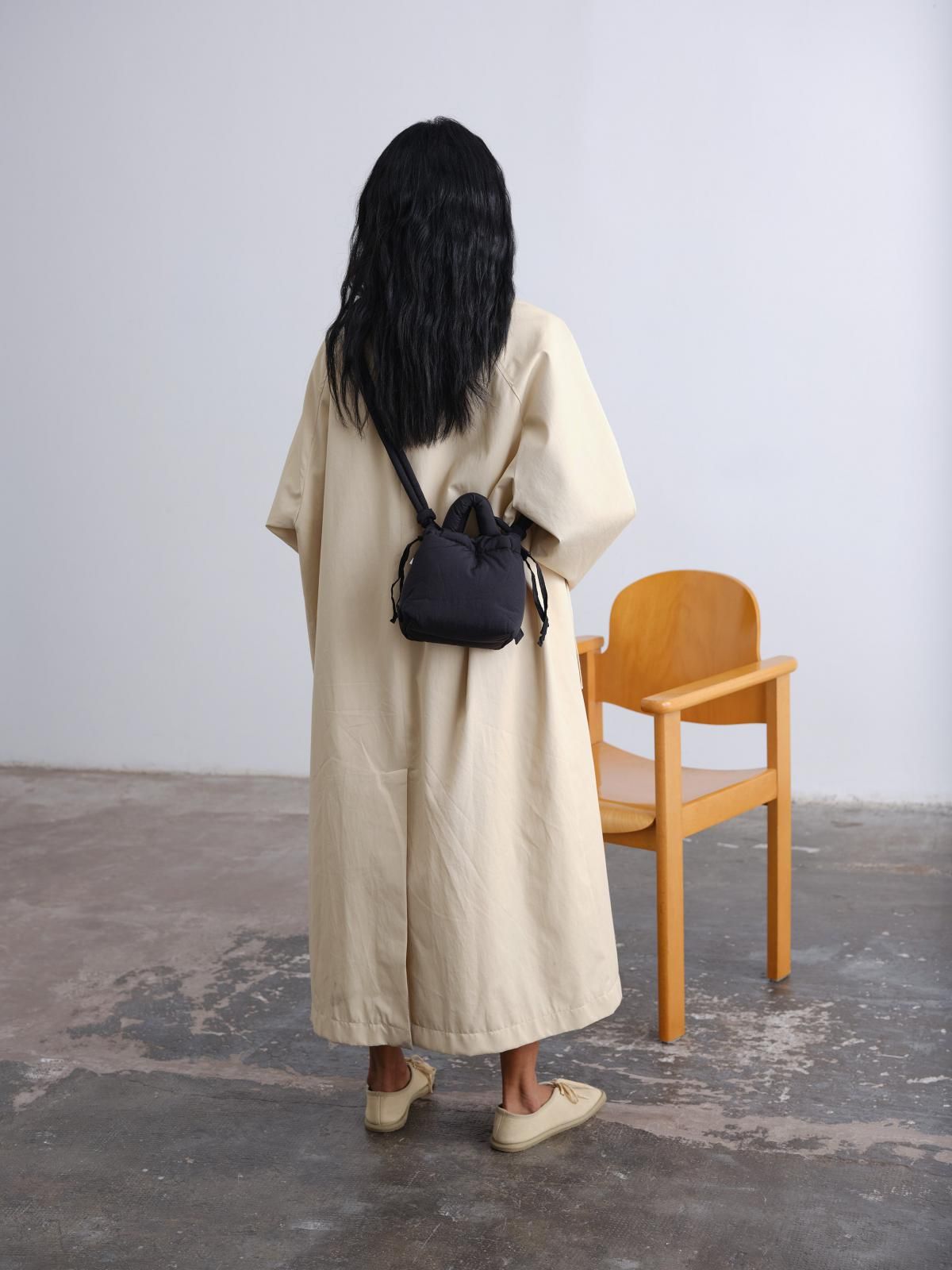 올랜드 미니멀 소프트 마이크로 버킷백 Micro Ona Soft Bag 48343176151375 BLACK - 상세 이미지 4