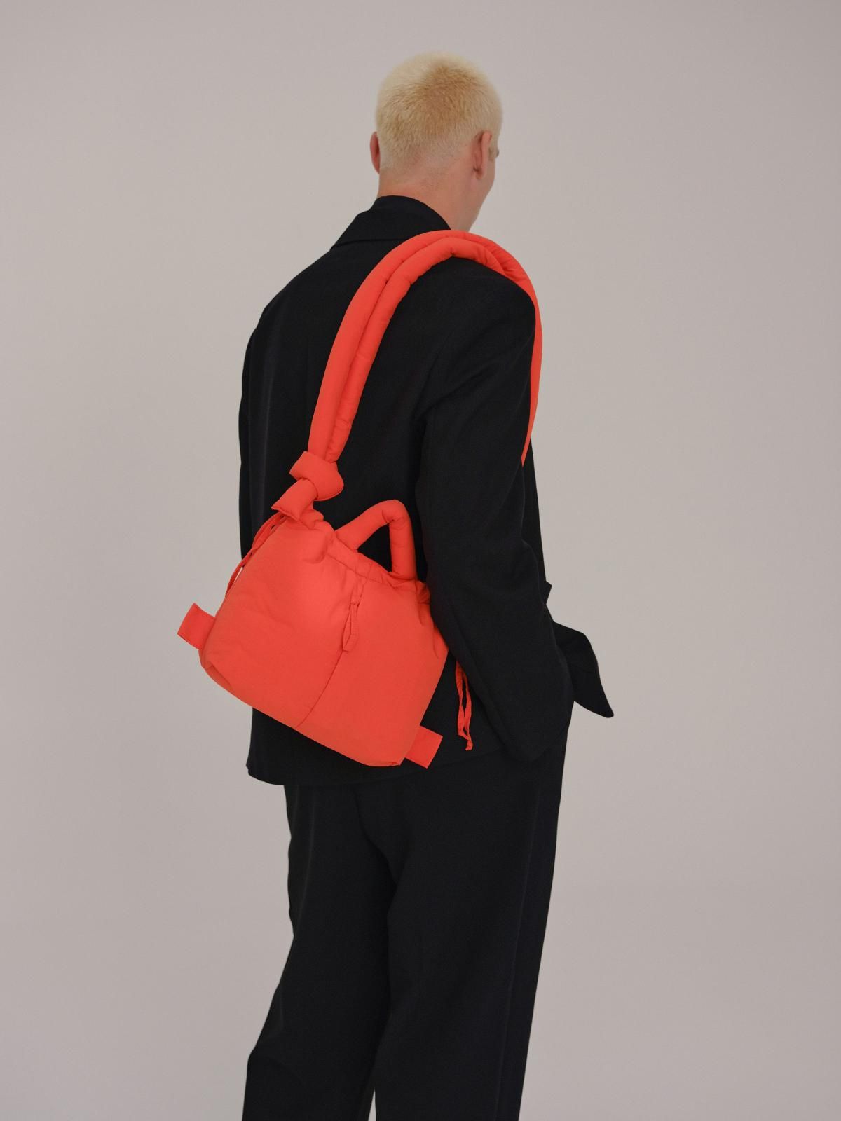 올랜드 라이트 패딩 소프트 컨버터블 백 Compact Ona Soft Bag 53529334219087 CORAL - 상세 이미지 5