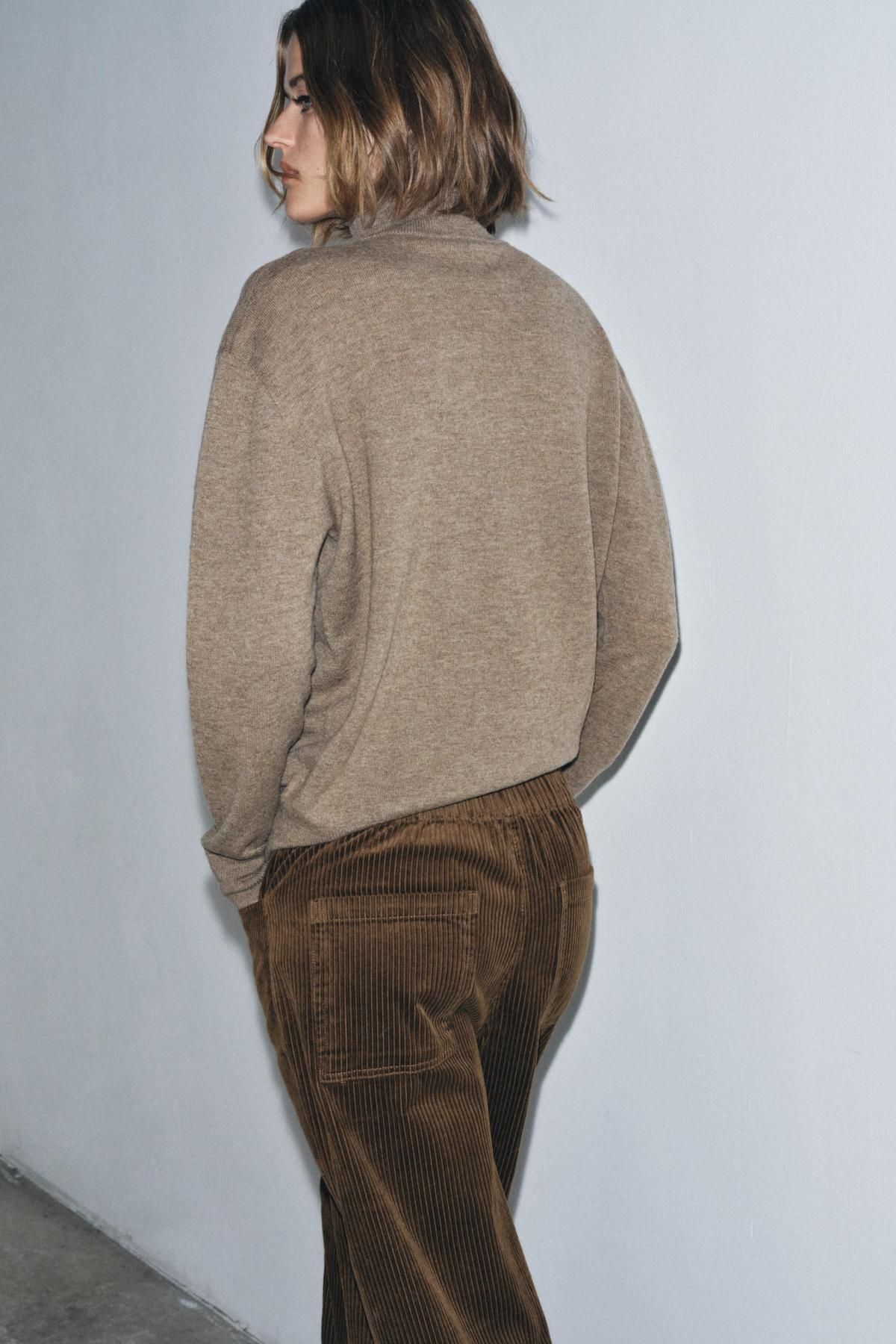 자라 프리미엄 울 하이넥 소프트 니트 스웨터 9598/107 BROWN / TAUPE - 상세 이미지 4