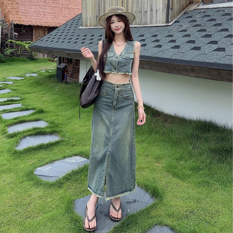 여성 데님 조끼 베스트 크롭 민소매 상의 빈티지 워싱 청 롱스커트 하의 투피스 코디 세미캐주얼 봄 여름 - 메인 이미지