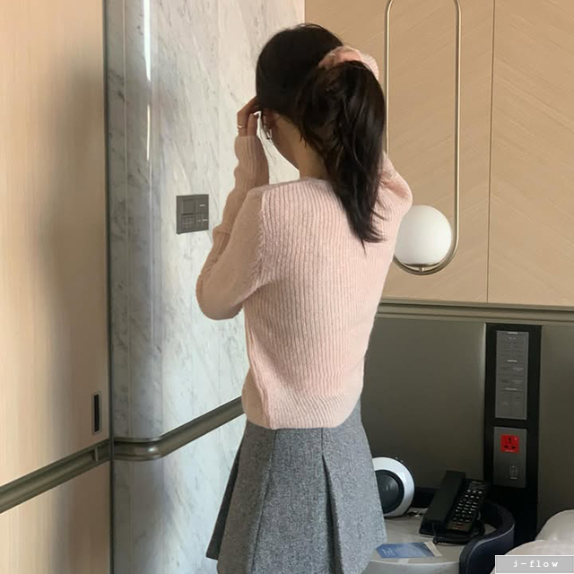 베리미 자개단추 모헤어 크롭 가디건 3col 가을 겨울 슬림 긴소매 헤어리 제이플로우 - 상세 이미지 4
