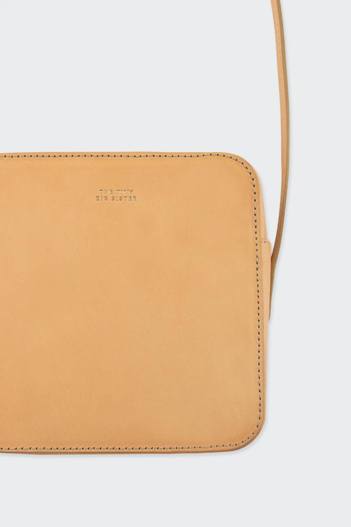 타이니코튼 미니멀 스퀘어 레더 크로스백 Bolso Cuadrado Piel Vini TTBS-027J20 ALMOND - 상세 이미지 3