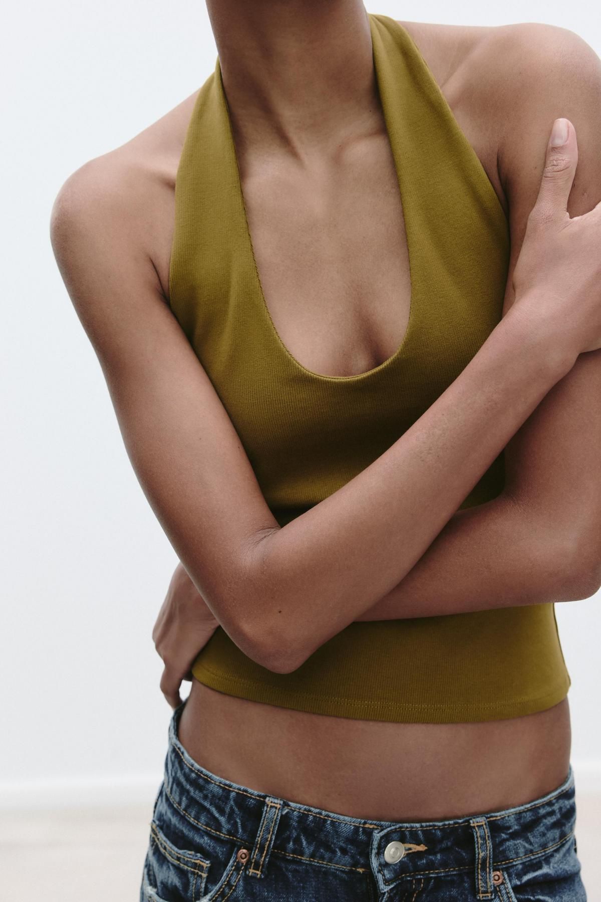 자라 슬림핏 라운드넥 오픈백 홀터탑 4424/308 OLIVE GREEN - 상세 이미지 4