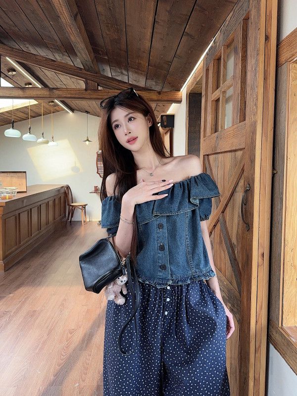여성 데님 오프숄더 셔링 퍼프 반팔 크롭 블라우스 버튼 캐주얼 루즈핏 데일리 상의 봄 여름 - 상세 이미지 2