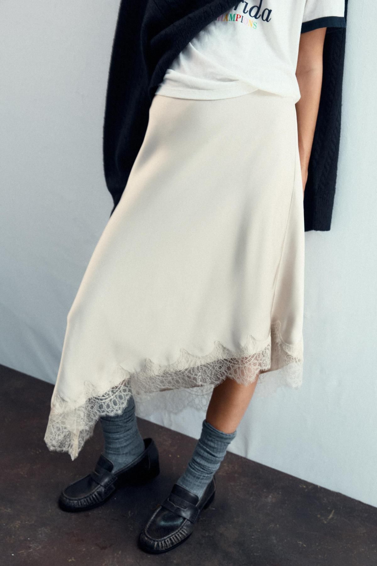 자라 새틴 레이스 비대칭 헴 미디 스커트 4772/509 GREY / BEIGE - 상세 이미지 3