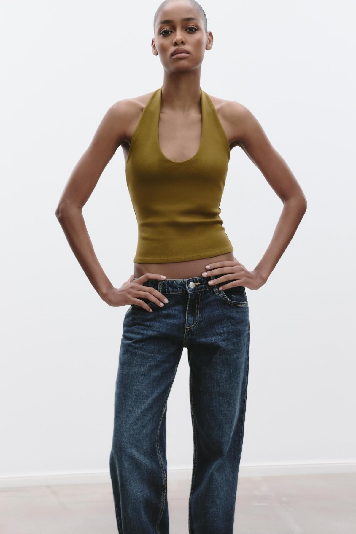 자라 슬림핏 라운드넥 오픈백 홀터탑 4424/308 OLIVE GREEN - 상세 이미지 3