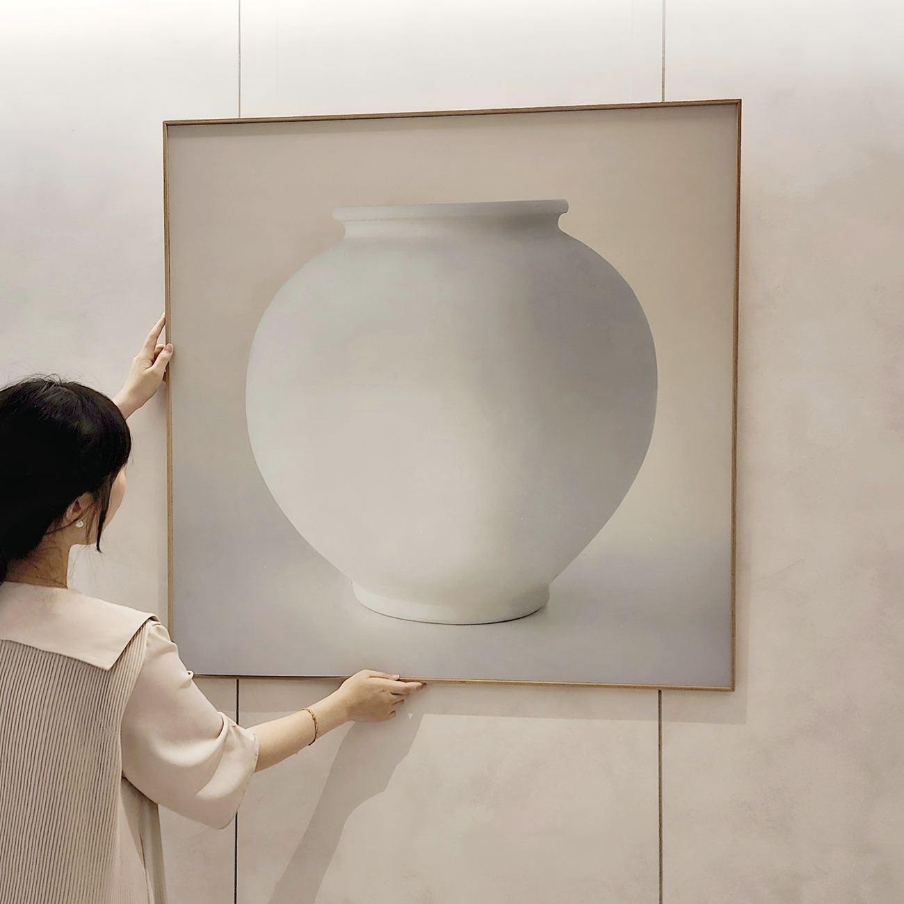 달항아리그림 기원 프리미엄 원목 액자 중형12호 50x50 돈들어오는 풍수 인테리어 선물