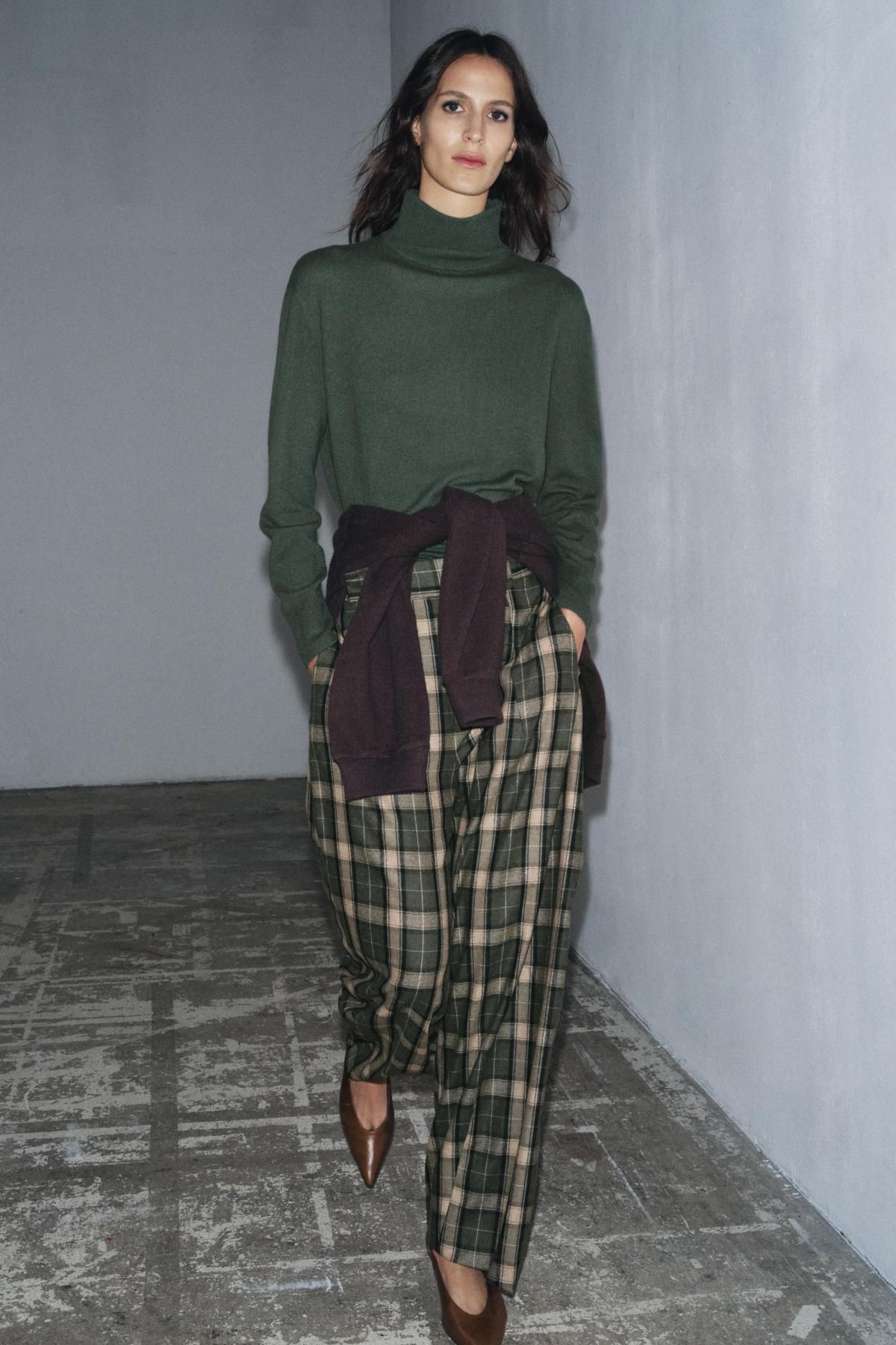자라 프리미엄 소프트 울 하이넥 니트 스웨터 9598/107 GREENISH - 상세 이미지 2