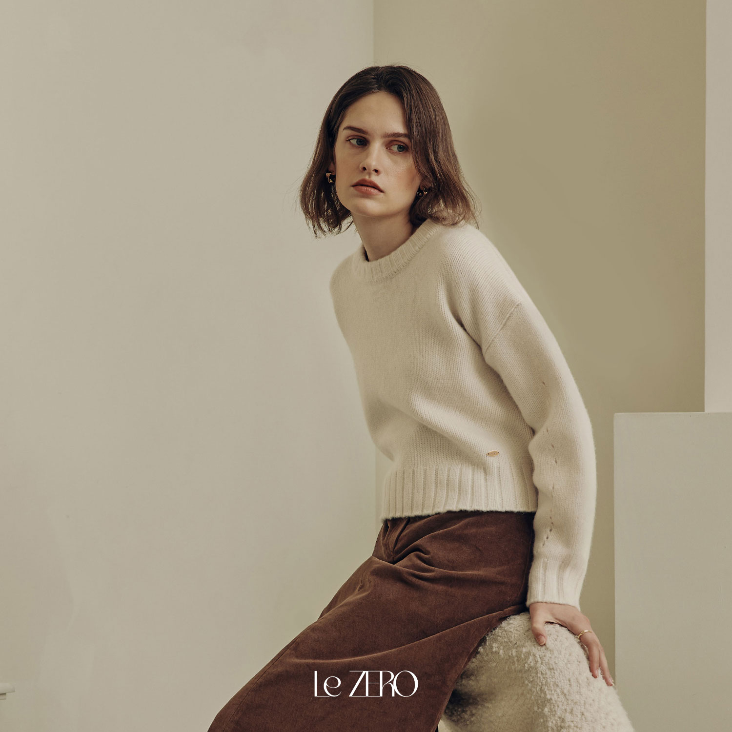 [11/7예약배송] [제로스트릿] [2컬러] 르제로 캐시미어 라운드넥 스웨터 LeZERO CASHMERE ROUND NECK SWEATER - 상세 이미지 3
