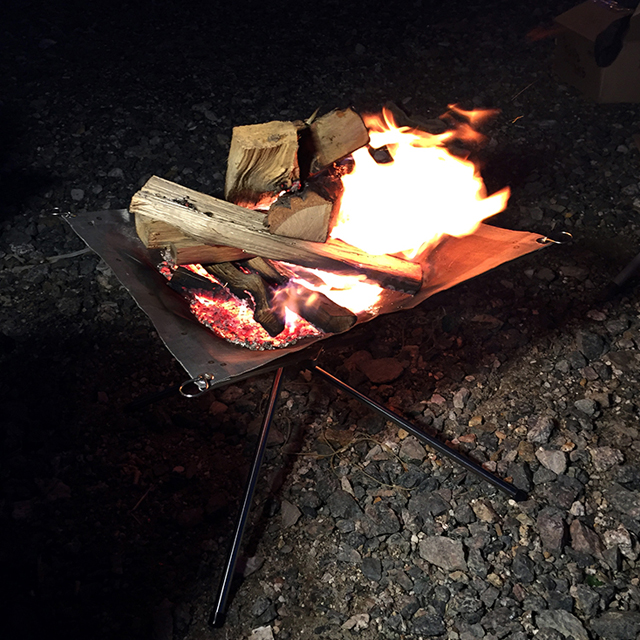 모아이캠핑 경량 접이식 불멍 장작 메쉬 화로대 중형