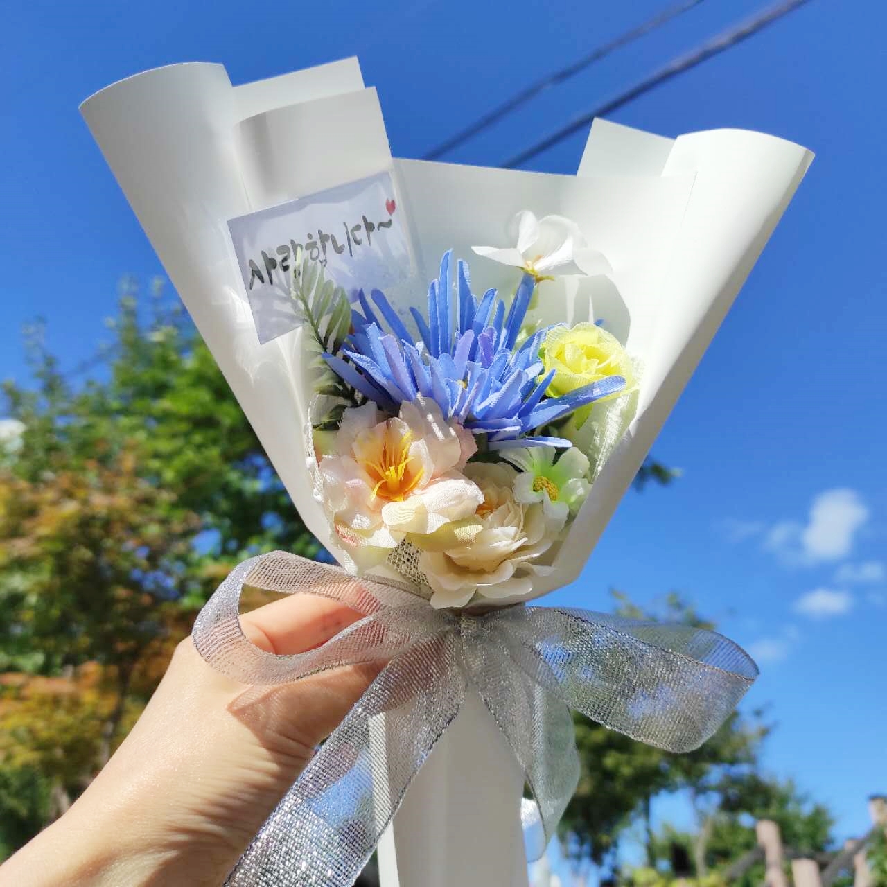 가더GADE 8BD 문구카드꽃다발 납골당꾸미기 봉안당꽃 실내 야외 꾸미기 조화꽃 스탠딩가능 세울수있는 - 상품 이미지