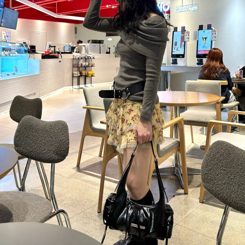크랙 레더 카고 숄더백 데일리 직장인 쇼퍼백 블랙 - 상세 이미지 3
