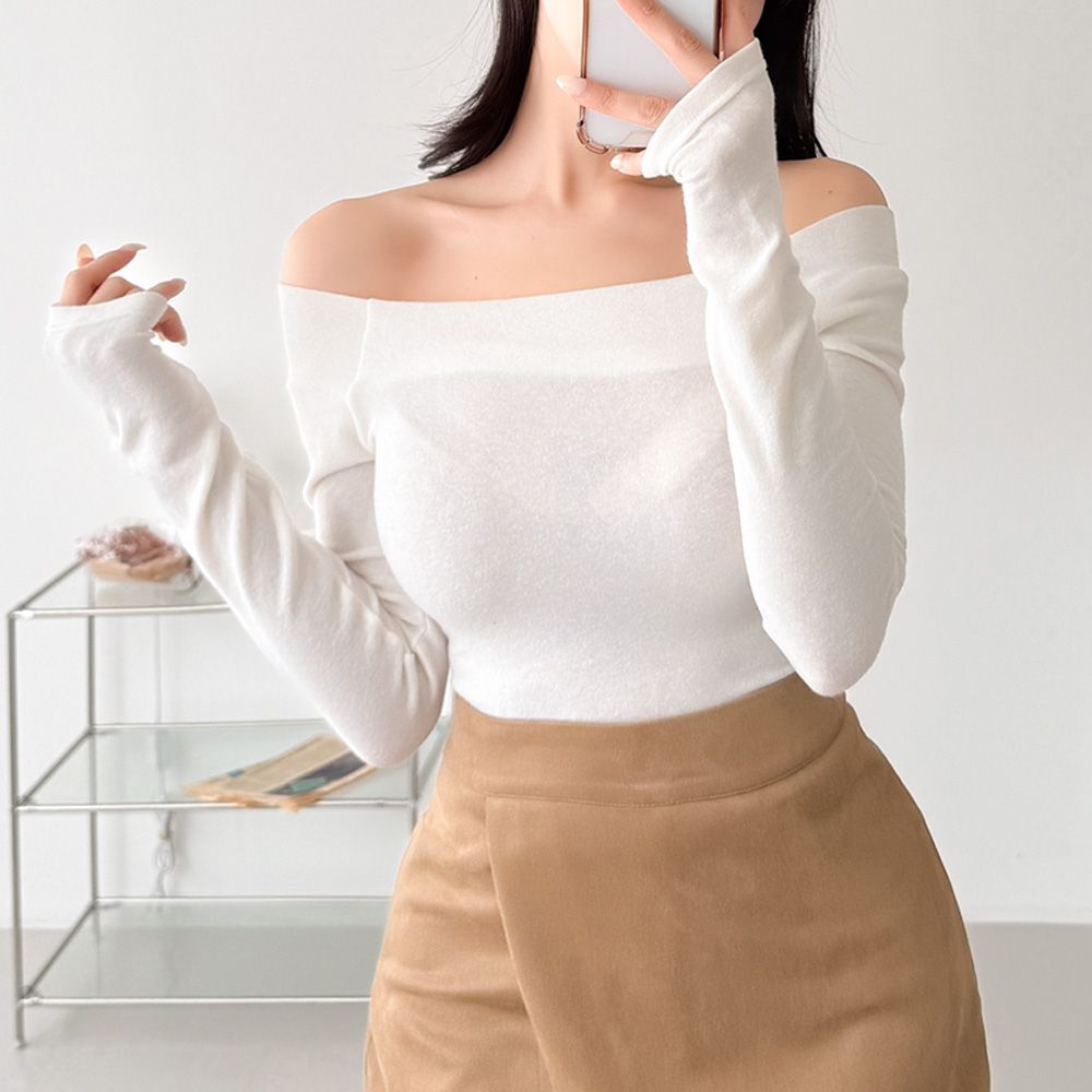 웨이츨 오프숄더 티셔츠 긴팔 앙고라 AB0197 - 메인 이미지