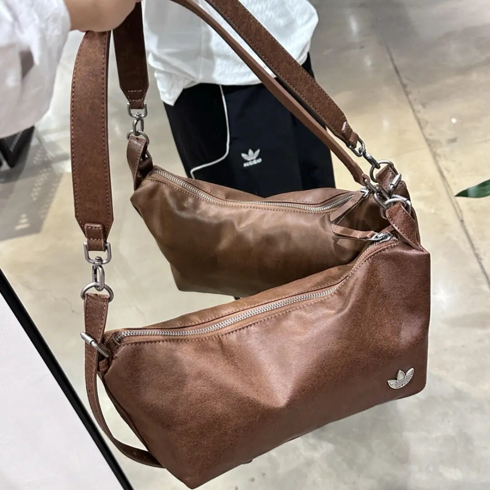 아디다스 오리지널 벨티드 토트백 숄더백 브라운 KT0865 이미지 7