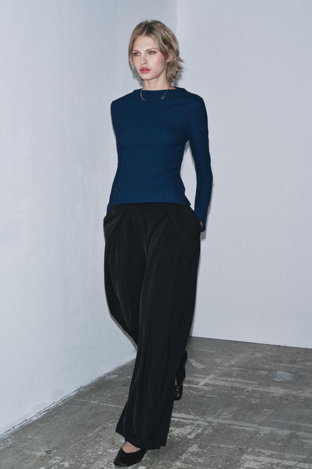자라 슬림핏 하이넥 크레이프 네이비 긴팔 티셔츠 3641/714 NAVY BLUE - 상세 이미지 2