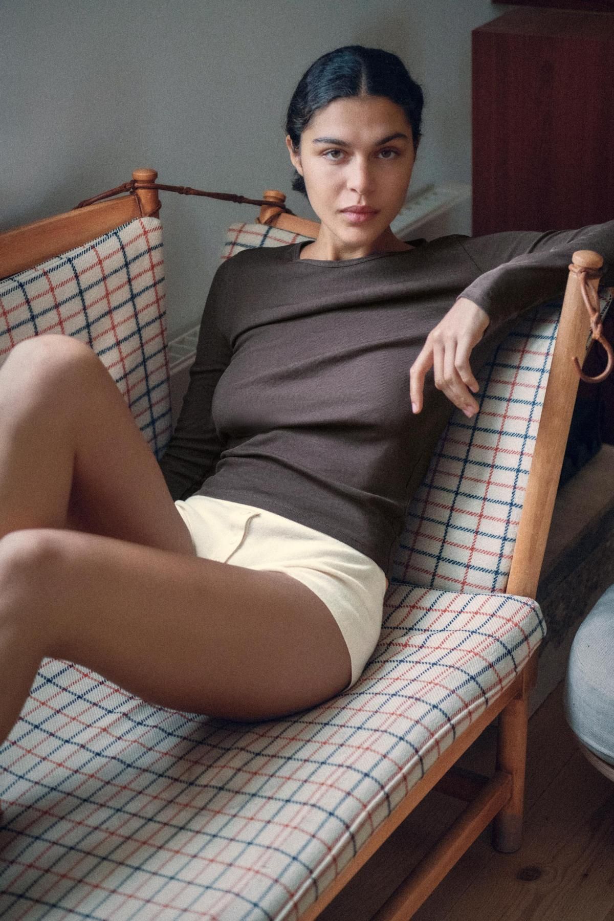자라 베이직 라운드넥 코튼 긴팔 티셔츠 0264/605 BROWN - 상세 이미지 2
