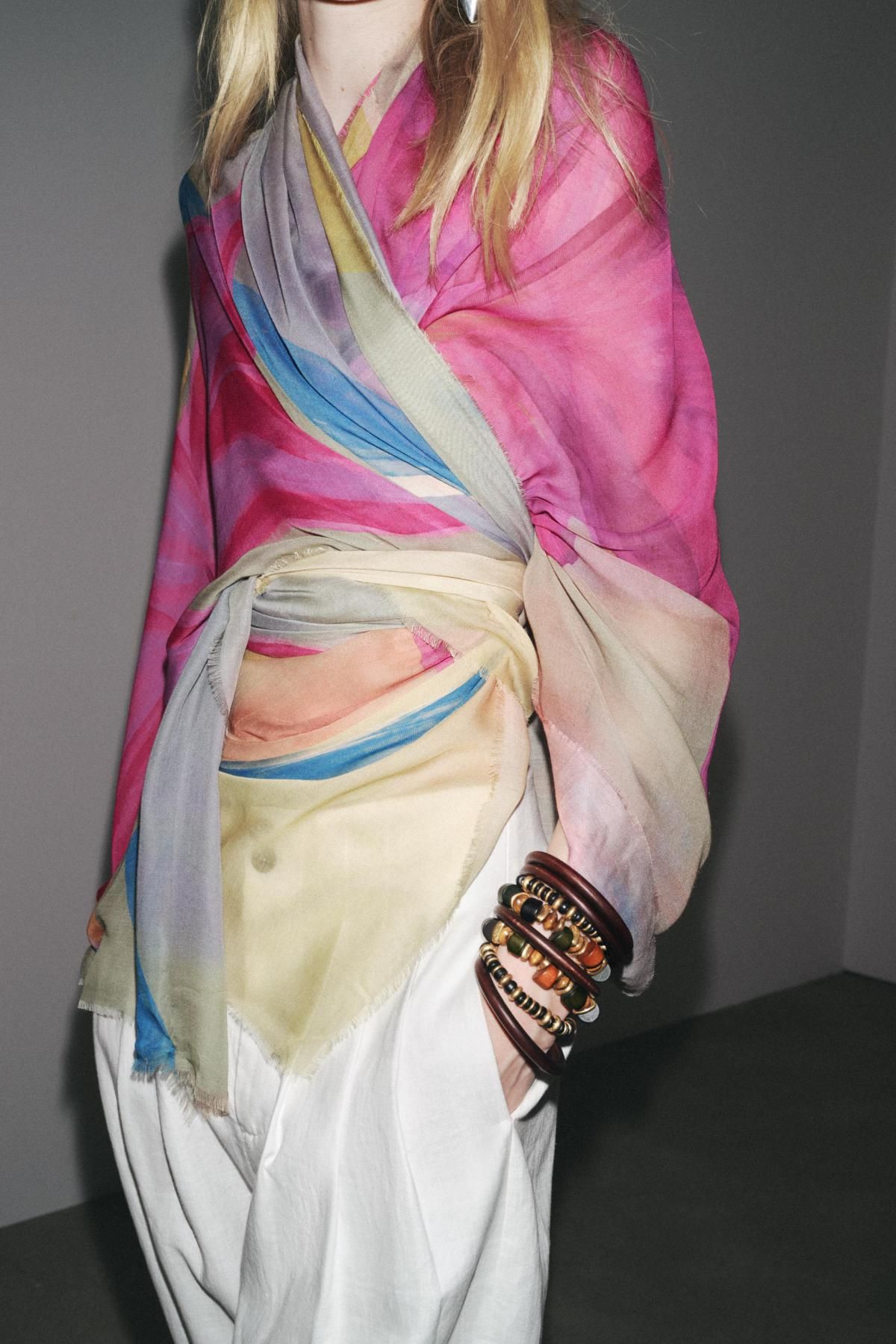 자라 플라워 프린트 MODAL 실크 스카프 4758/205 MULTICOLOURED - 상세 이미지 4