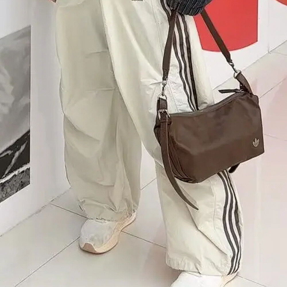 아디다스 오리지널 벨티드 토트백 숄더백 브라운 KT0865 이미지 6