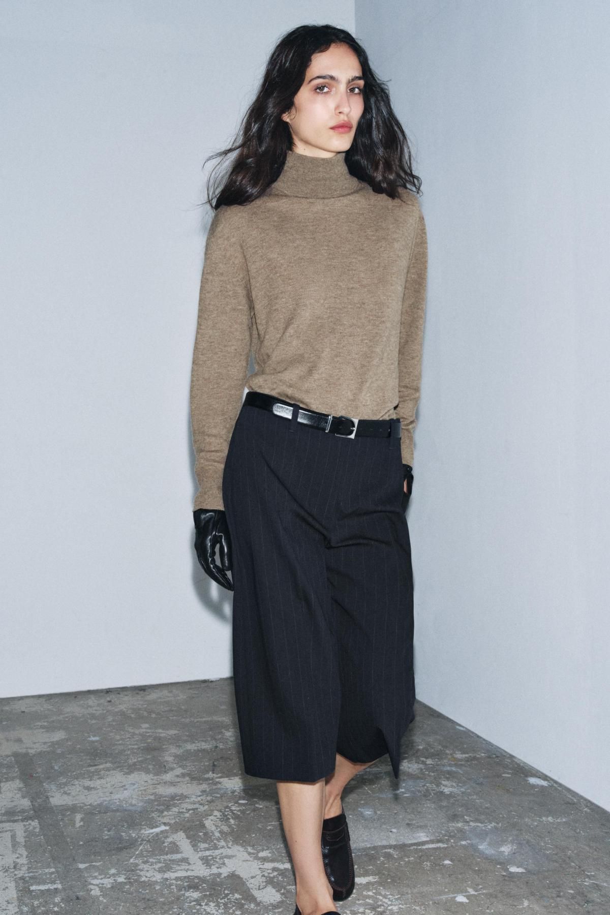 자라 테크니컬 스트라이프 버뮤다 팬츠 3811/263 NAVY BLUE - 상세 이미지 4