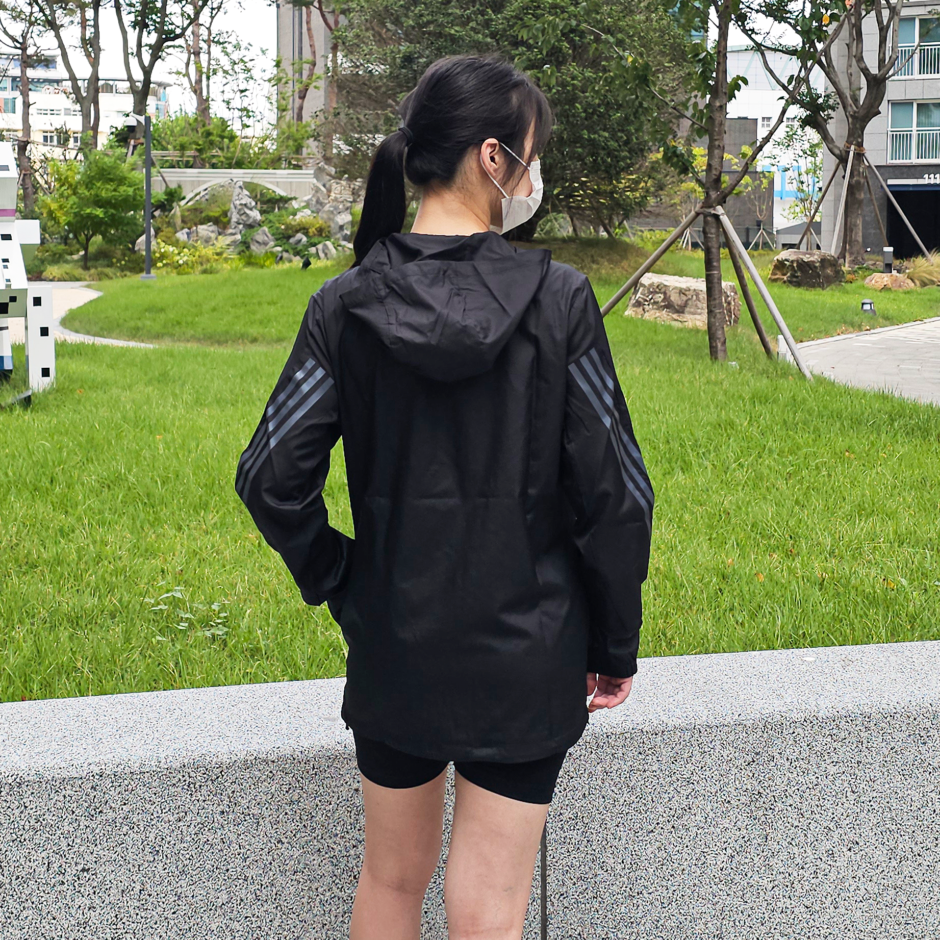 아디다스 우븐 오버핏 경량 바람막이 윈드브레이커 아노락 러닝 자켓 땀복 HN2878블랙, XL - 상세 이미지 4