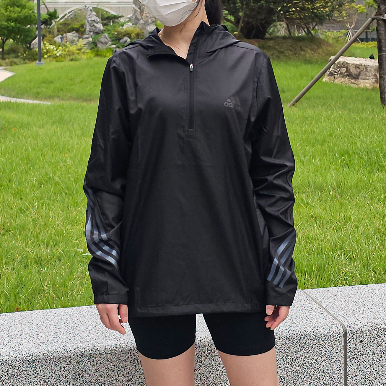 아디다스 우븐 오버핏 경량 바람막이 윈드브레이커 아노락 러닝 자켓 땀복 HN2878블랙, XL - 상세 이미지 3