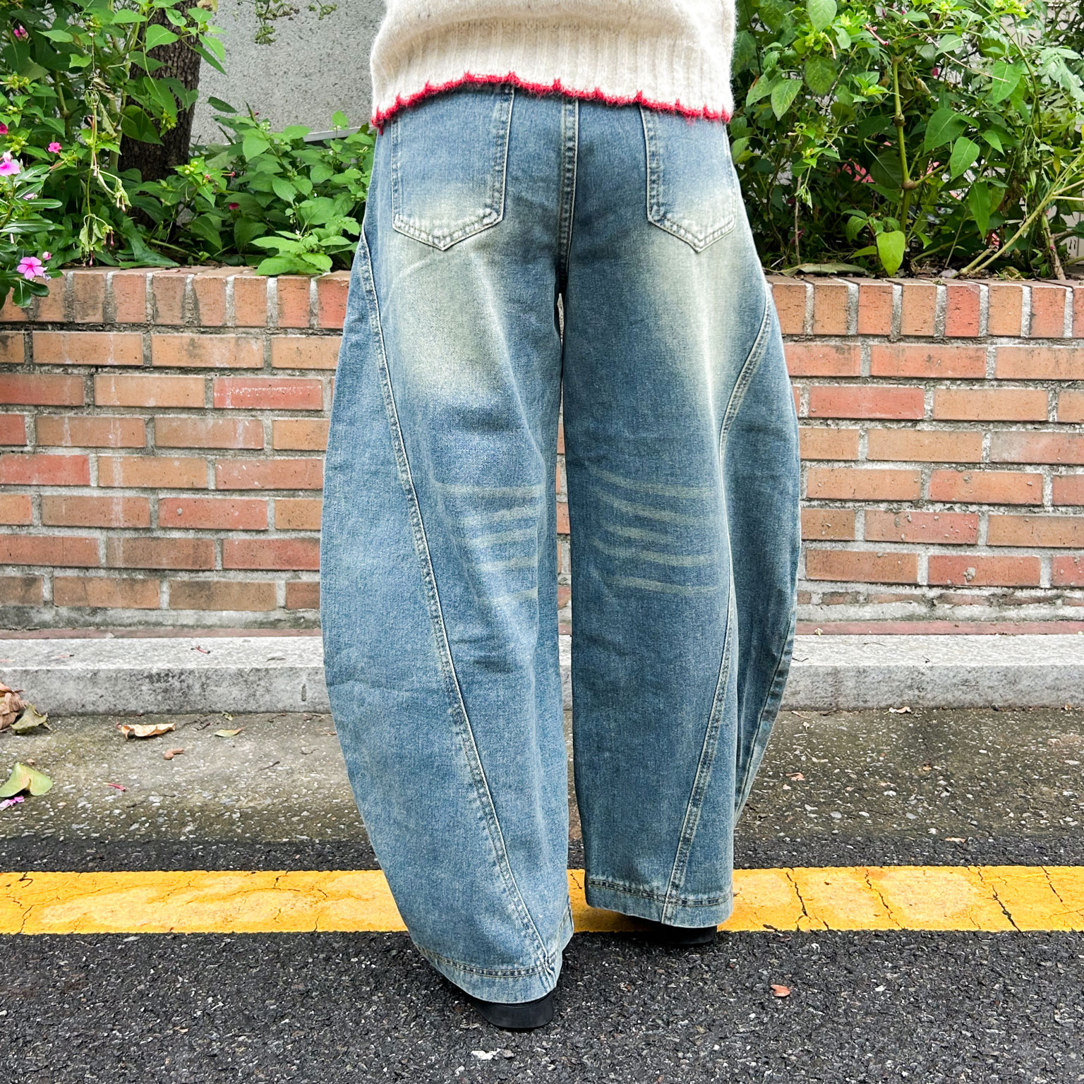 지뉴 벌룬데님 와이드팬츠 | 베이직 데일리 커브드 와이드 벌룬핏 청바지 빈티지 배기 오버핏 - 상세 이미지 2