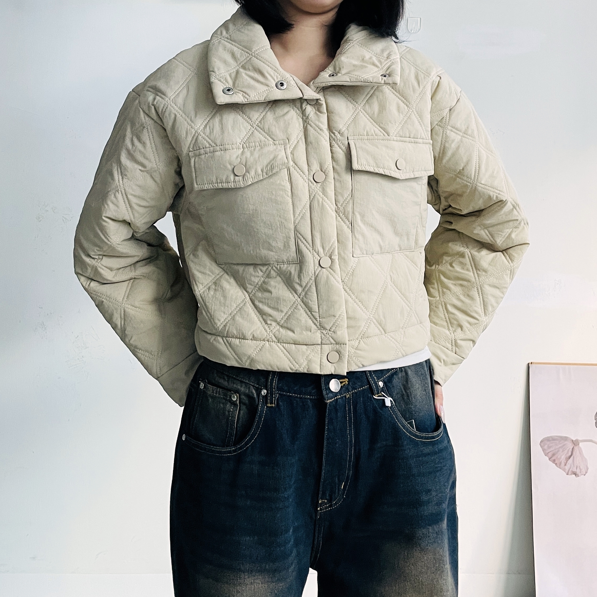 여성경량패딩 하이넥 크롭 퀼팅 누빔 패딩 점퍼 - 상세 이미지 3