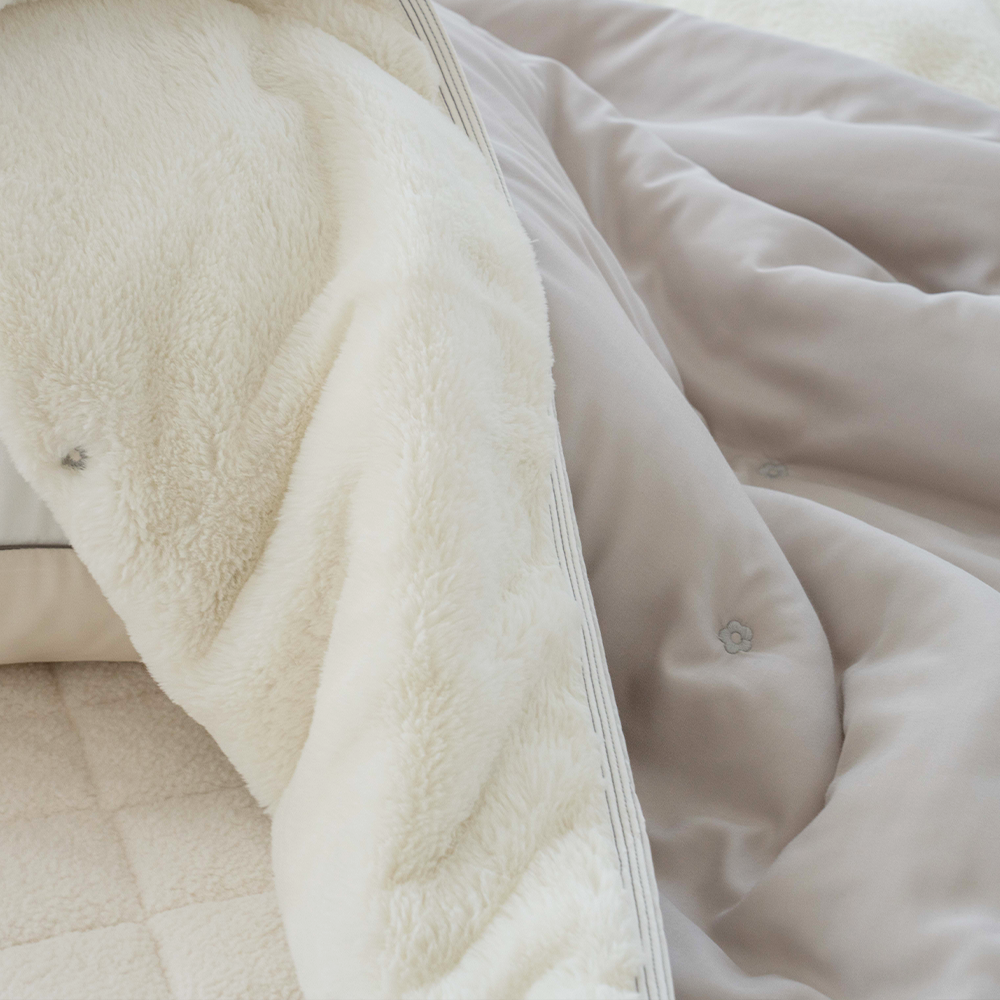 쿠에뜨 극세사이불 토끼털 모달 양면 슈퍼싱글 고급 어린이 시리얼 겨울이불