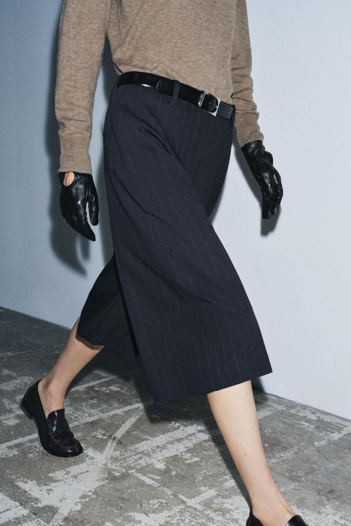 자라 테크니컬 스트라이프 버뮤다 팬츠 3811/263 NAVY BLUE - 상세 이미지 3