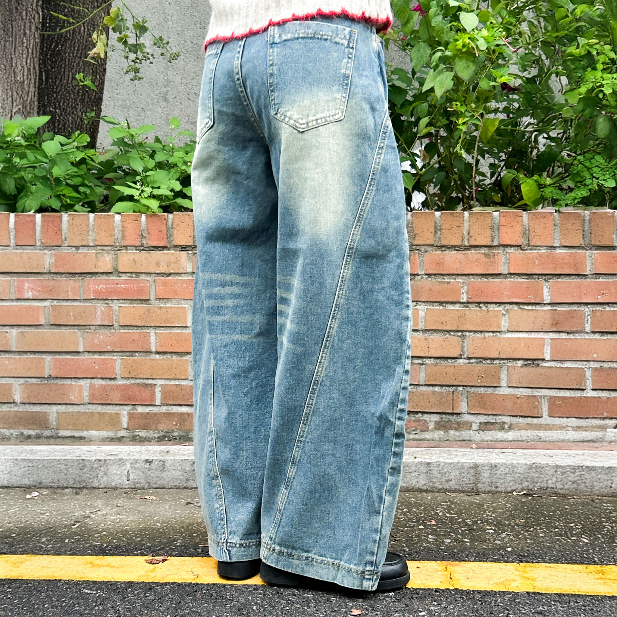지뉴 벌룬데님 와이드팬츠 | 베이직 데일리 커브드 와이드 벌룬핏 청바지 빈티지 배기 오버핏 - 상세 이미지 4