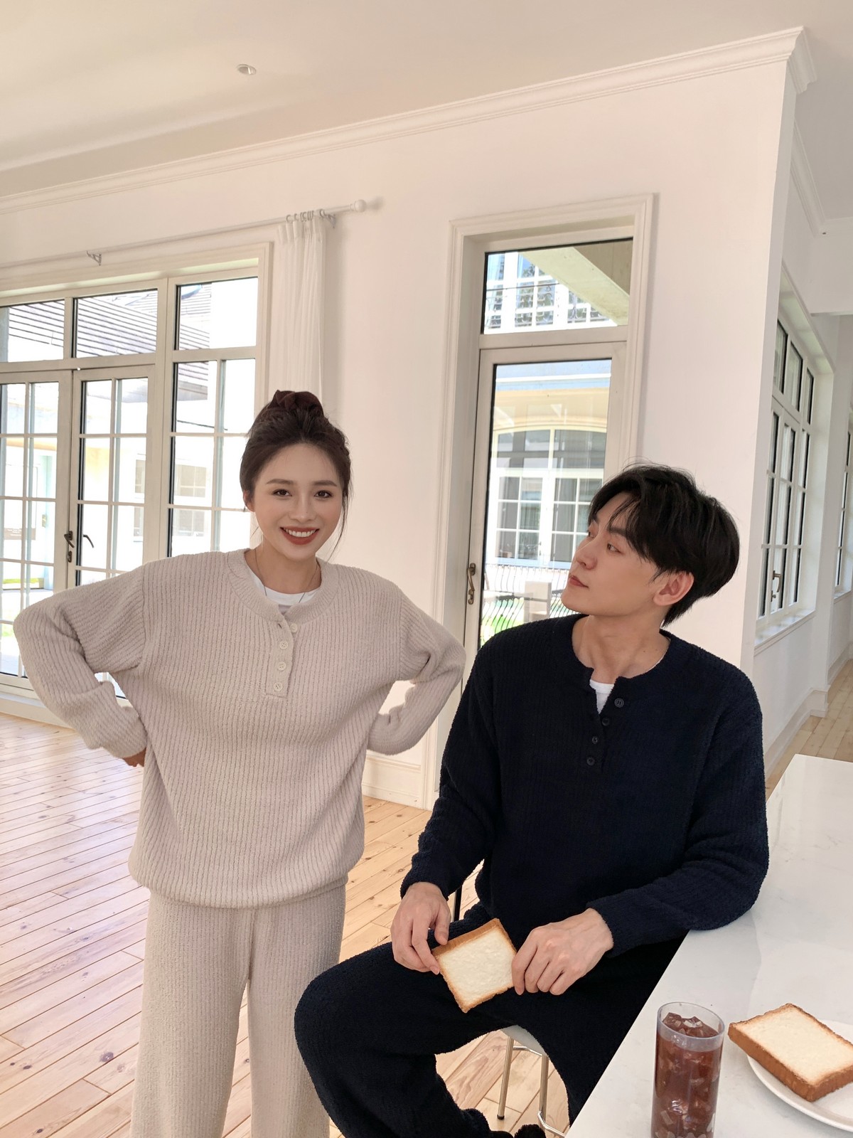부드러운 여성/남성 프리미엄 겨울 수면 커플 따뜻한 잠옷 상하세트 - 상세 이미지 2